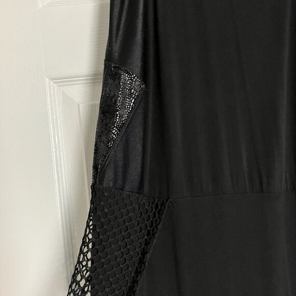 Goth long black skirt SMALL / MEDIUM - Picture 2 of 4